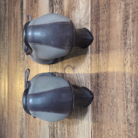 Thierry Rabotin Leather Trim Ponte Mid Heel Slip On Pumps Lace Up Size 8.0 Olive - Picture 3 of 11